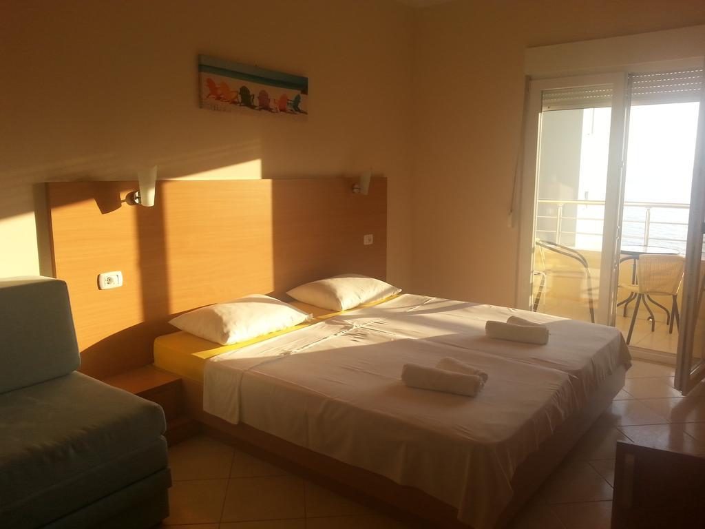 Apartments Lux Lukic Utjeha Phòng bức ảnh