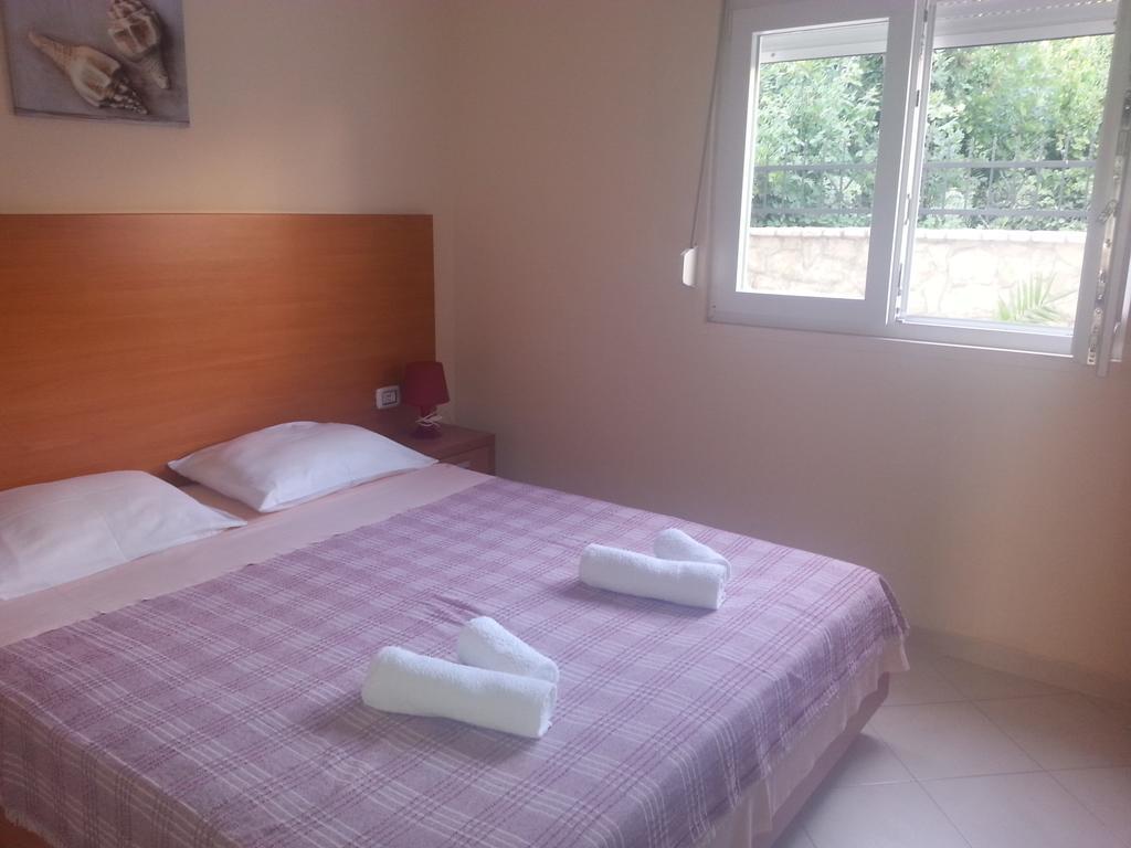 Apartments Lux Lukic Utjeha Phòng bức ảnh